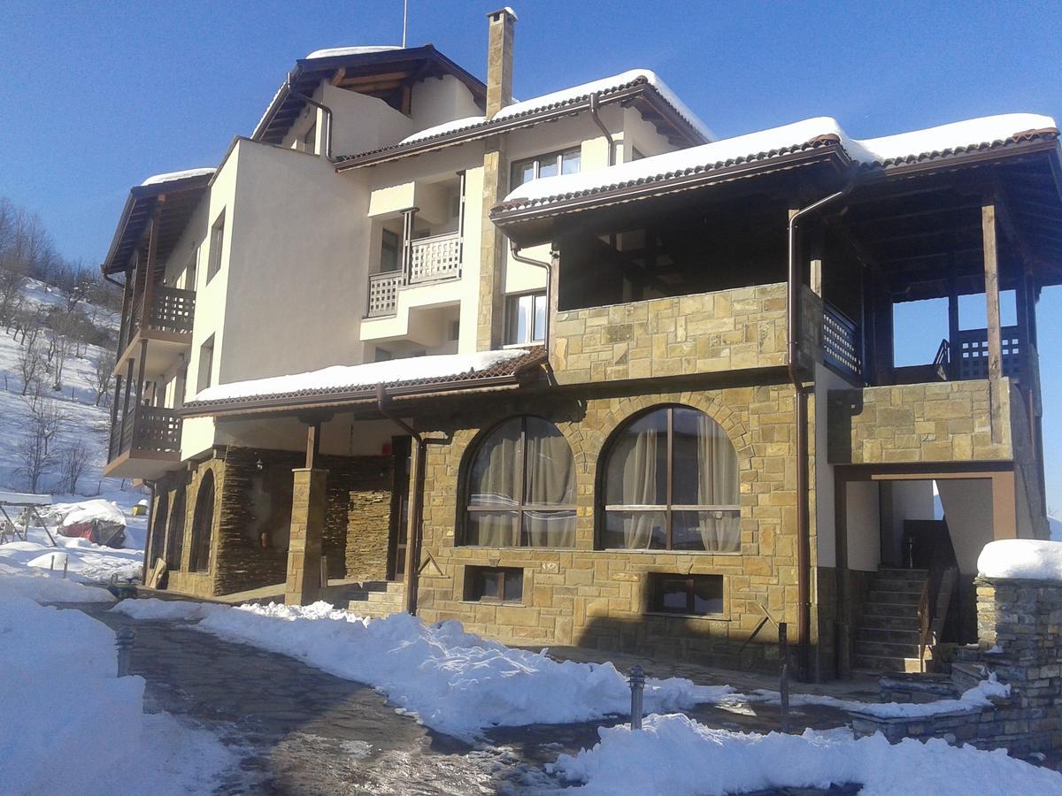 Family Hotel Balkana 아프릴치 외부 사진